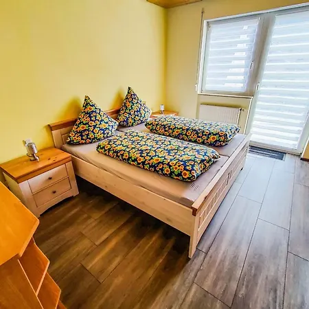 Apartman Ella, 95qm, Terrasse
